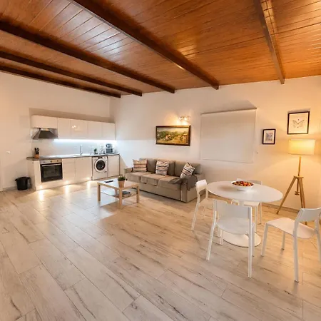 Encantadora Con Terraza Privada Semesterbostad *