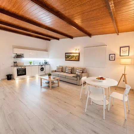 Encantadora Con Terraza Privada Semesterbostad